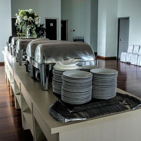 Amazing Kutaradja Hotel Джакарта Екстериор снимка