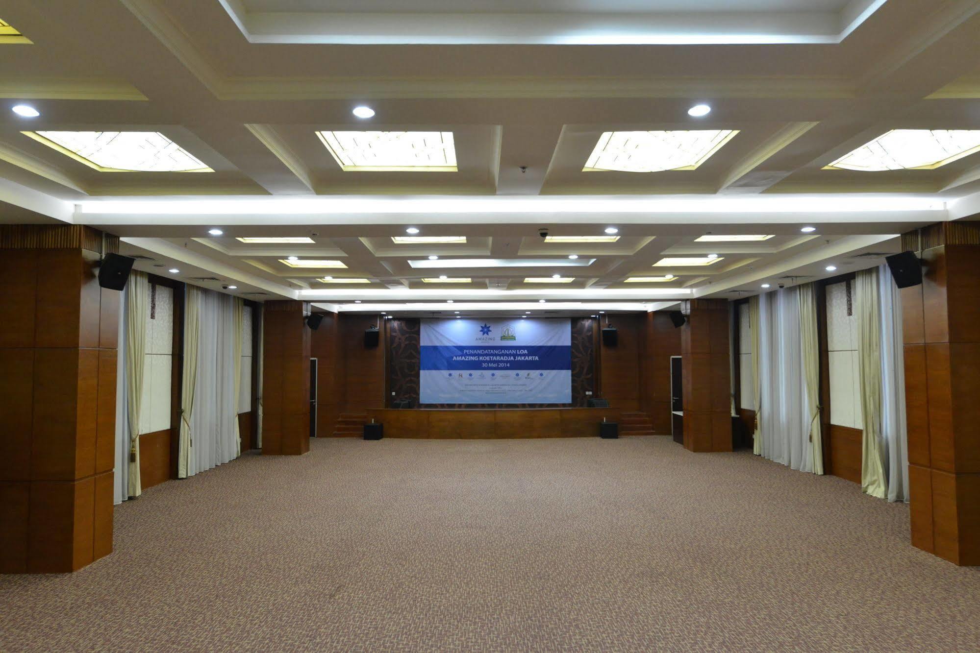 Amazing Kutaradja Hotel Джакарта Екстериор снимка