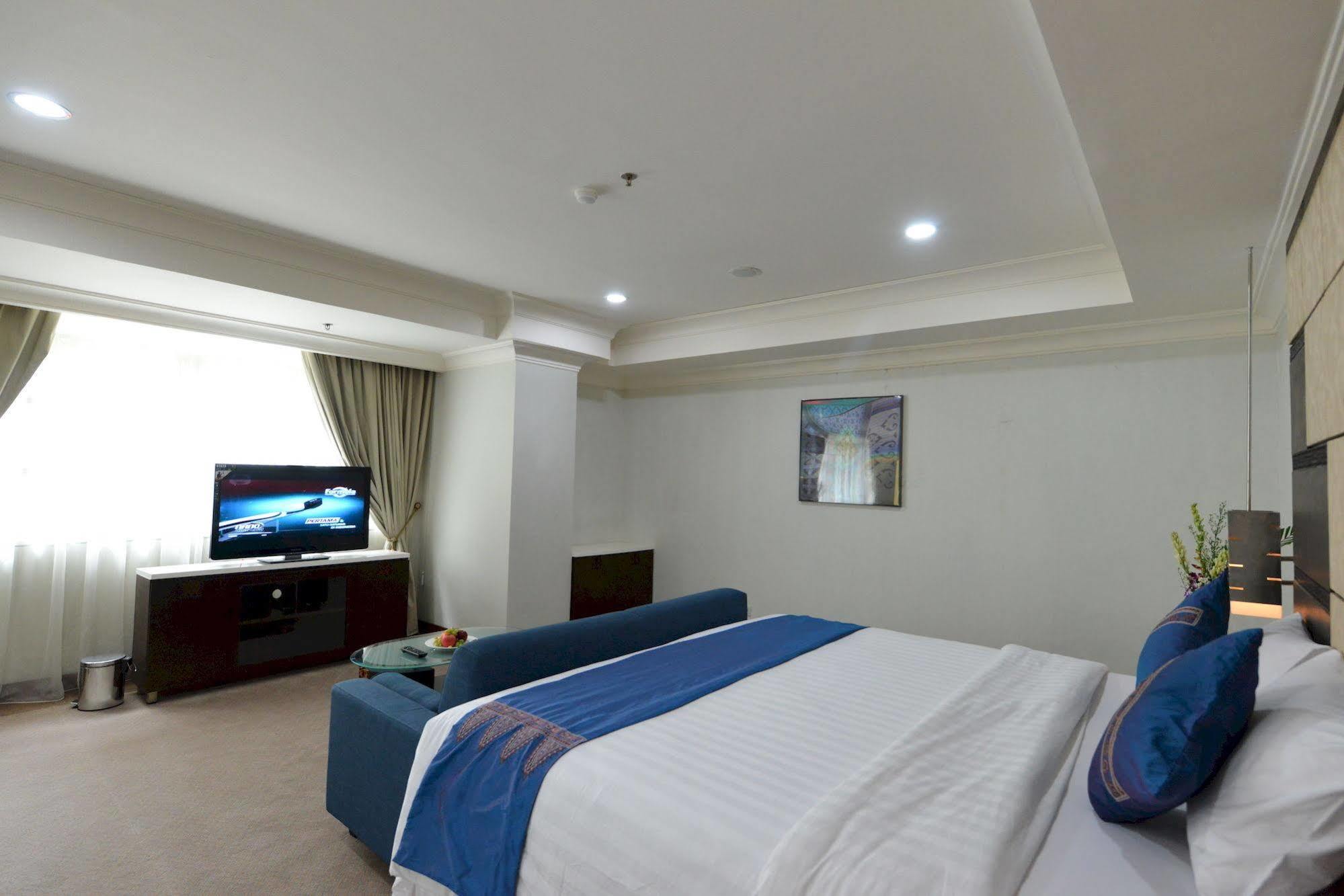 Amazing Kutaradja Hotel Джакарта Екстериор снимка